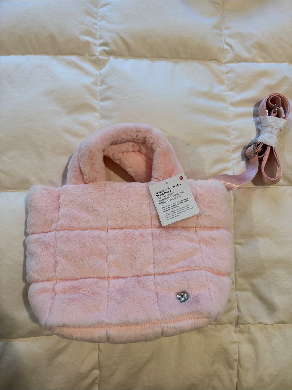 lululemon quilted grid tote mini plush fleece in strawberry milkshake